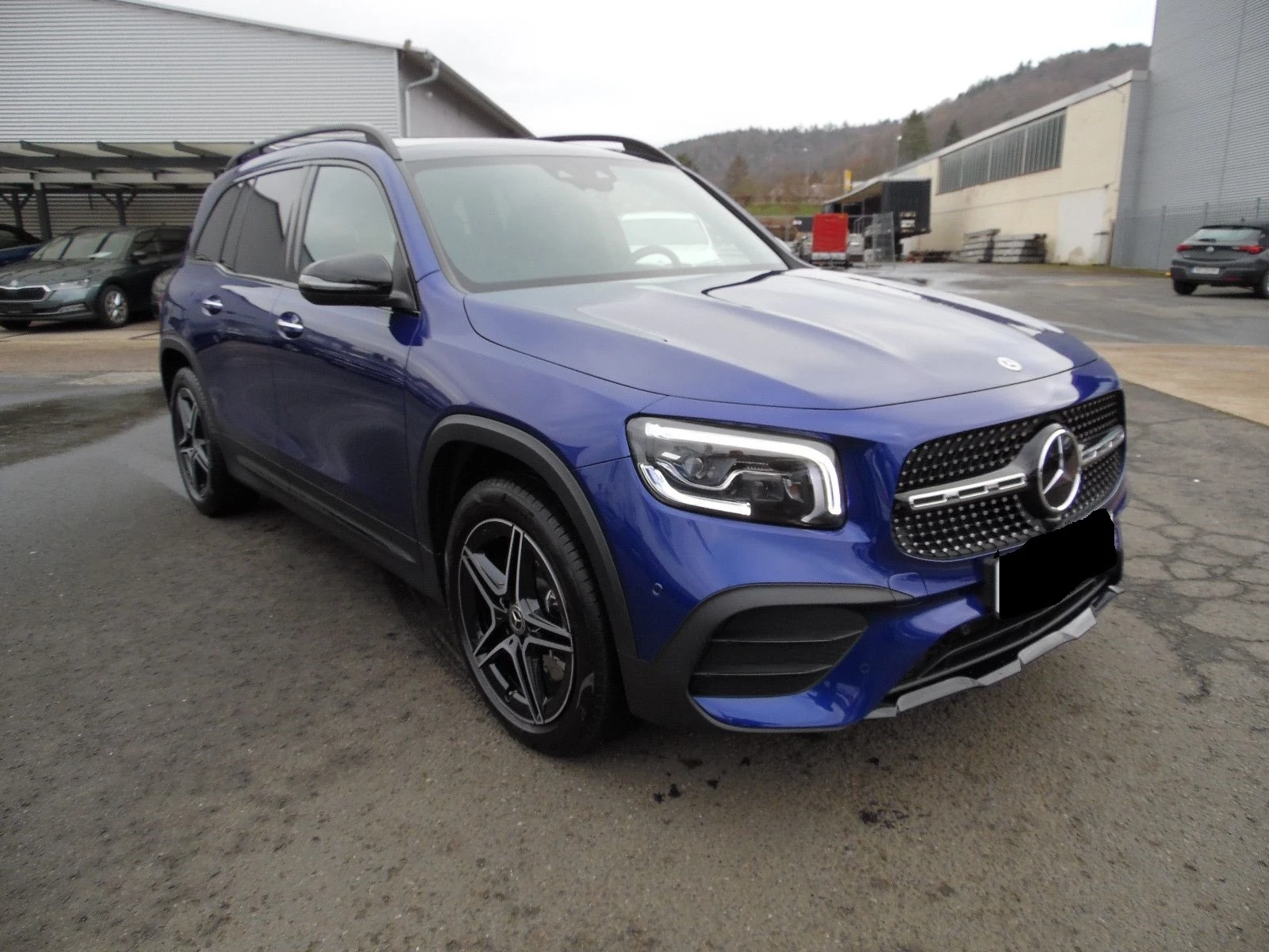 Mercedes-Benz GLB 220*4Matic*AMG*Multibeam*NAV Premium**ГАРАНЦИЯ - изображение 3