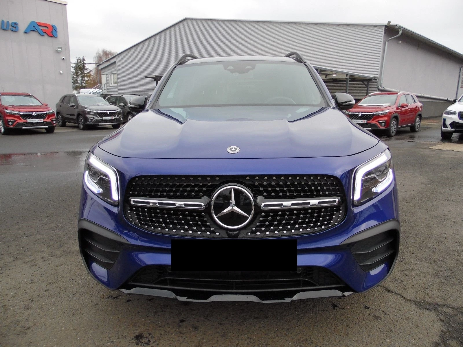 Mercedes-Benz GLB 220*4Matic*AMG*Multibeam*NAV Premium**ГАРАНЦИЯ - [1] 