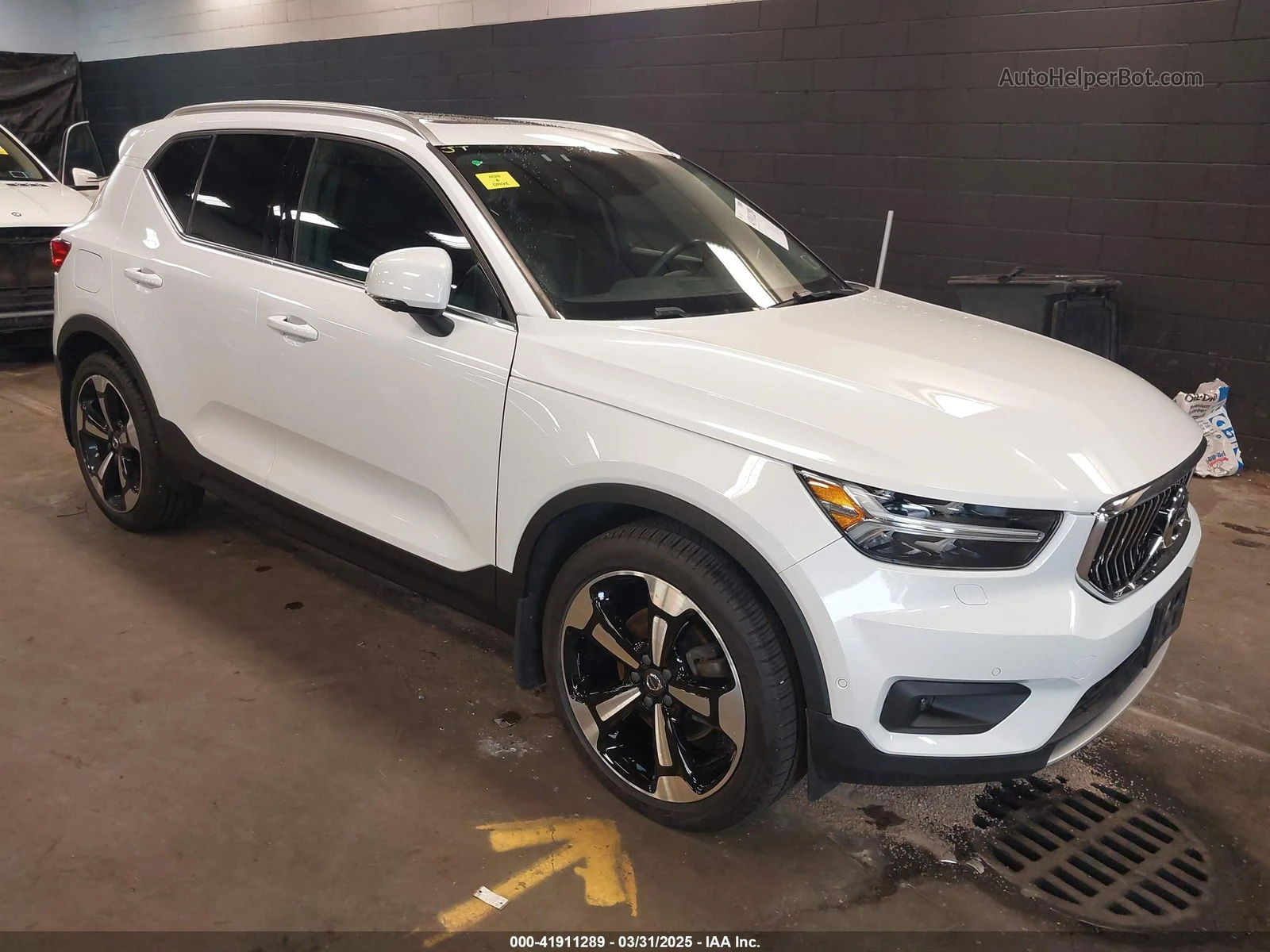 Volvo XC40 AWD T5 INSCRIPTION - изображение 3