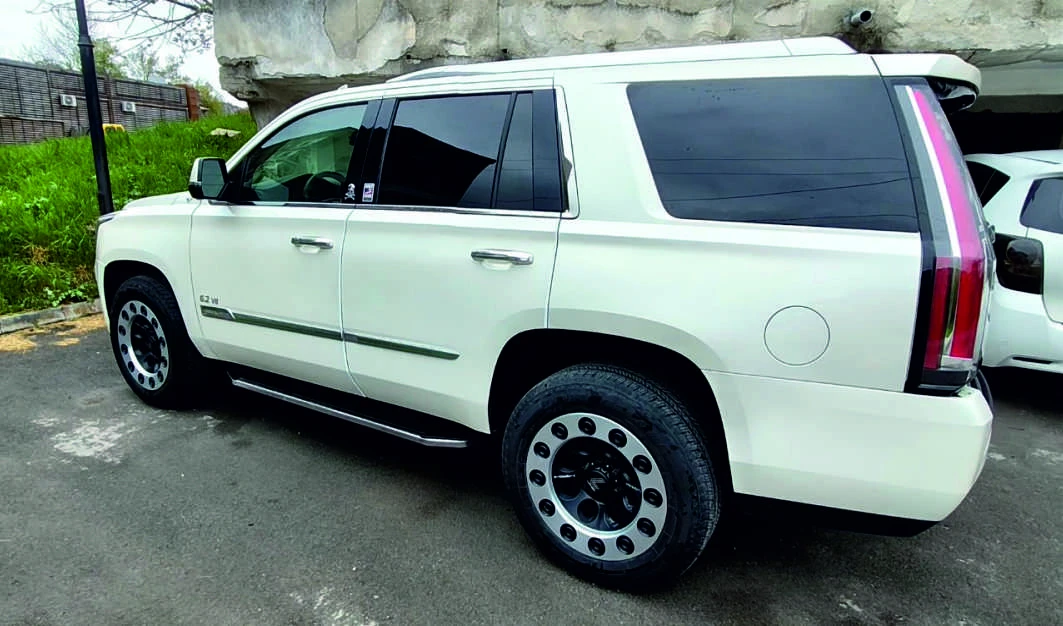Cadillac Escalade 6.2 V8, снимка 3 - Автомобили и джипове - 53979542