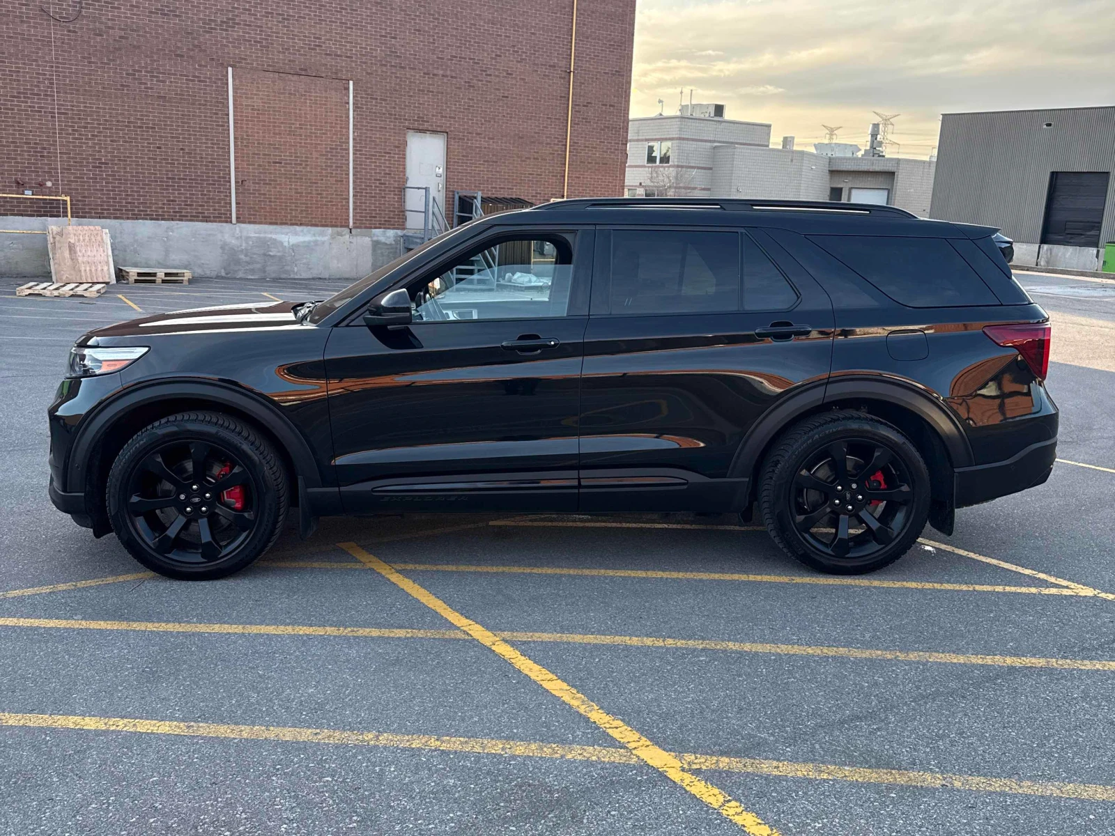 Ford Explorer ST* 360view* Pano* Подгрев* 0бдухване* , снимка 2 - Автомобили и джипове - 54042599