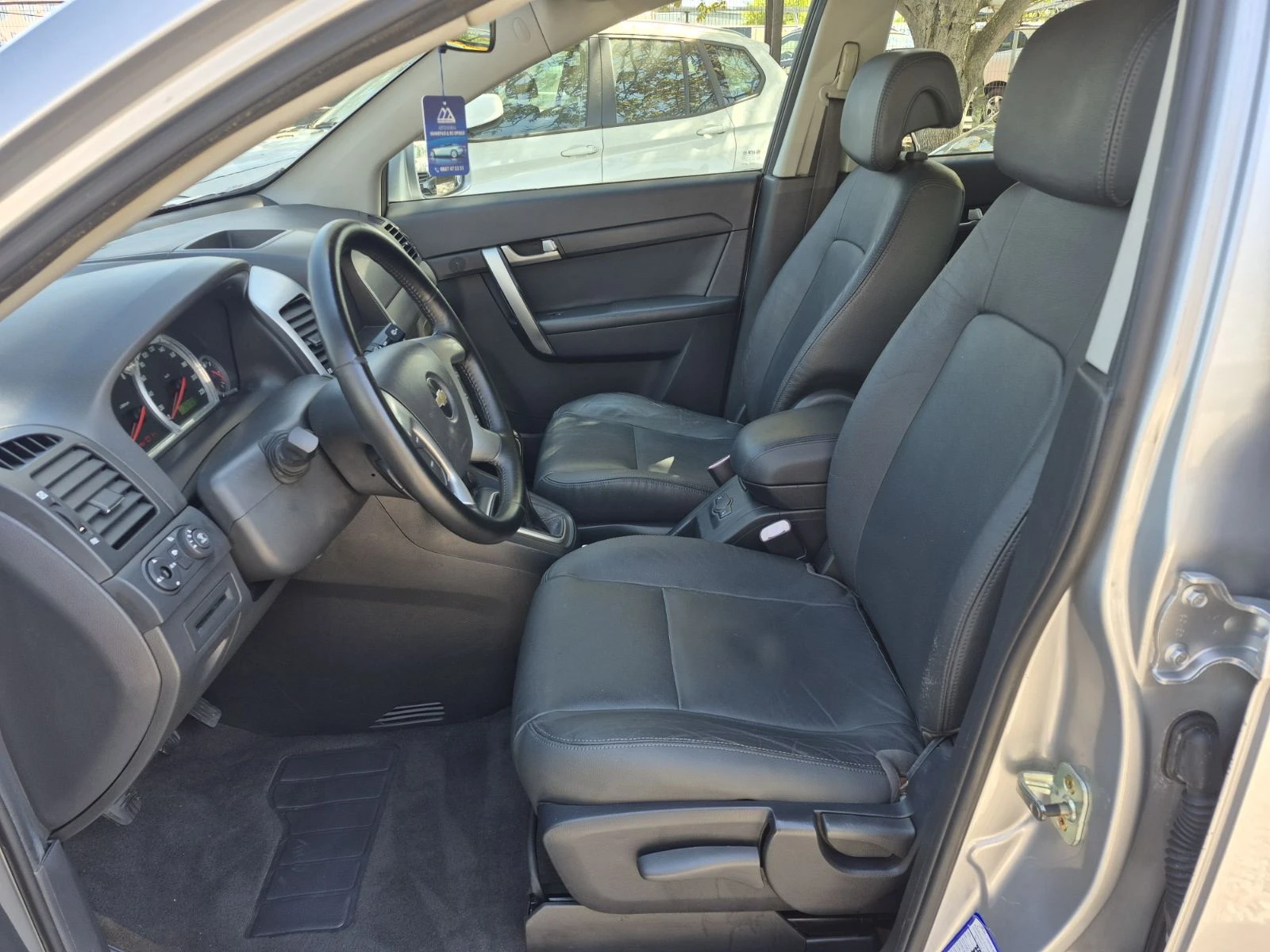 Chevrolet Captiva 2.4i, снимка 8 - Автомобили и джипове - 54345664