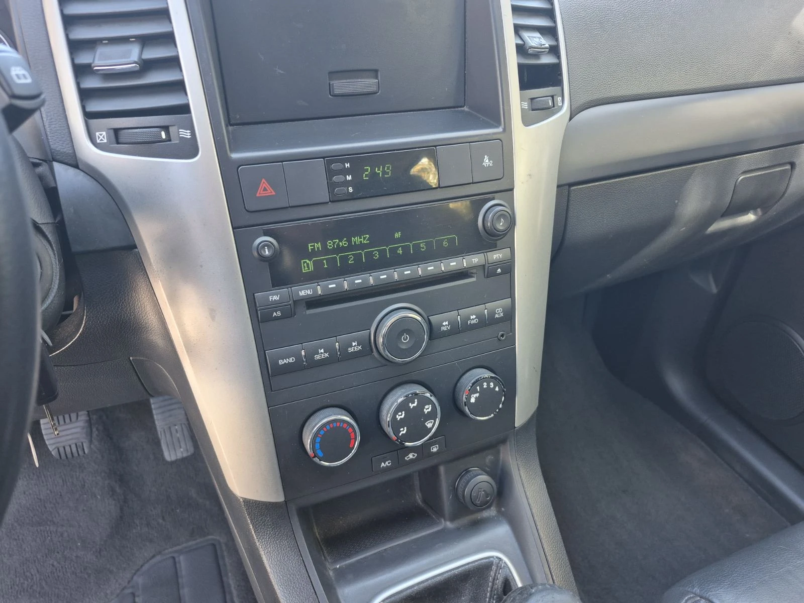 Chevrolet Captiva 2.4i, снимка 12 - Автомобили и джипове - 54345664