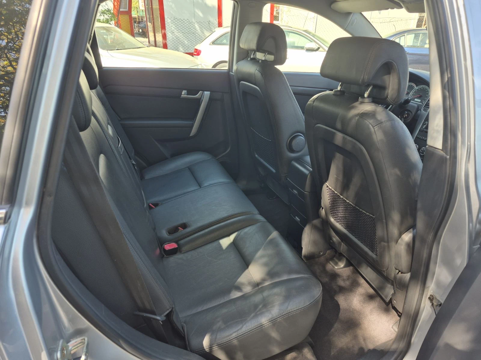 Chevrolet Captiva 2.4i, снимка 9 - Автомобили и джипове - 54345664