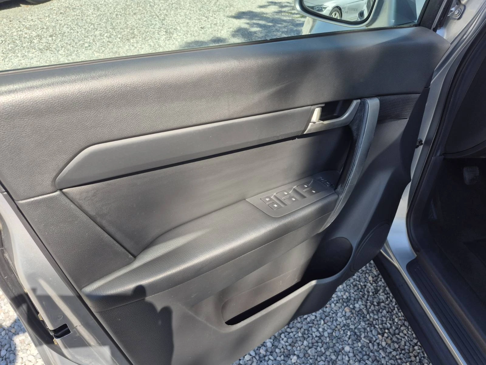 Chevrolet Captiva 2.4i, снимка 15 - Автомобили и джипове - 54345664