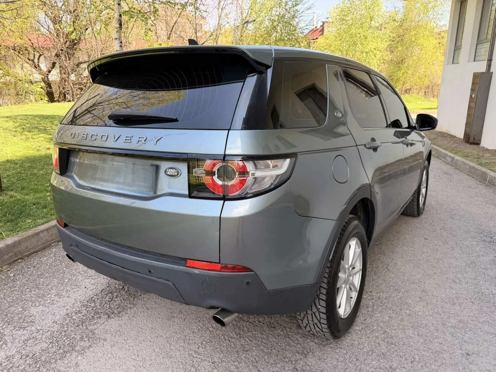 Land Rover Discovery Sport 2.0d / 4X4, снимка 7 - Автомобили и джипове - 54356677