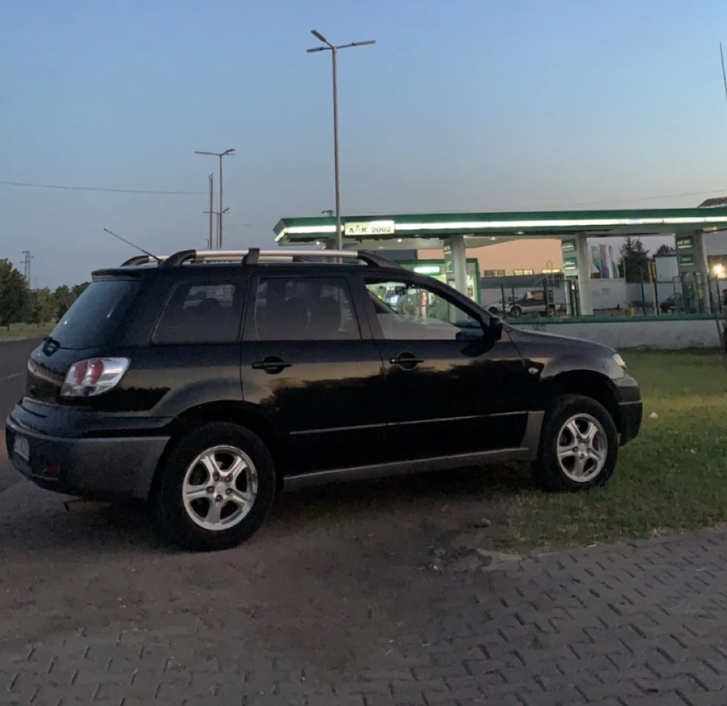 Mitsubishi Outlander, снимка 4 - Автомобили и джипове - 54452668