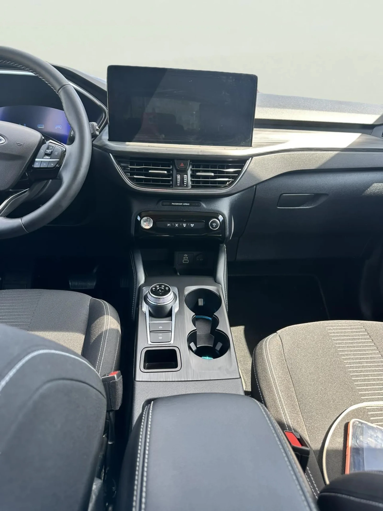 Ford Kuga 2.5 PHEV, снимка 9 - Автомобили и джипове - 55658494