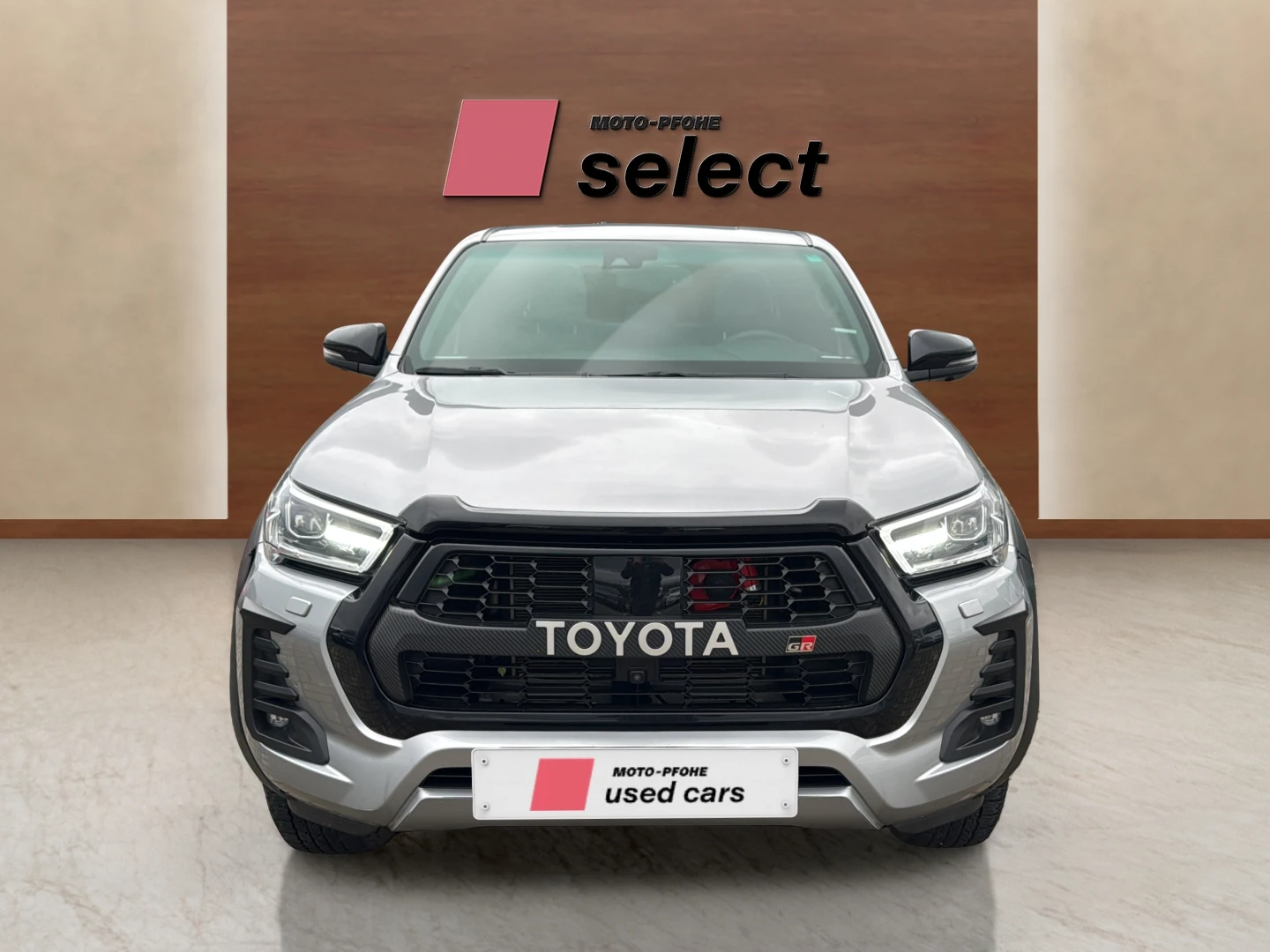 Toyota Hilux 2.8 D, снимка 3 - Автомобили и джипове - 56688172