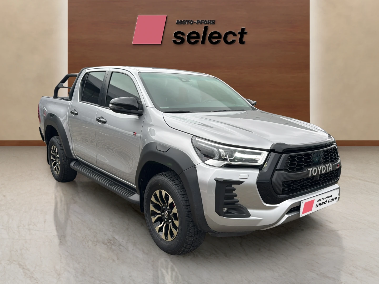 Toyota Hilux 2.8 D, снимка 2 - Автомобили и джипове - 56688172