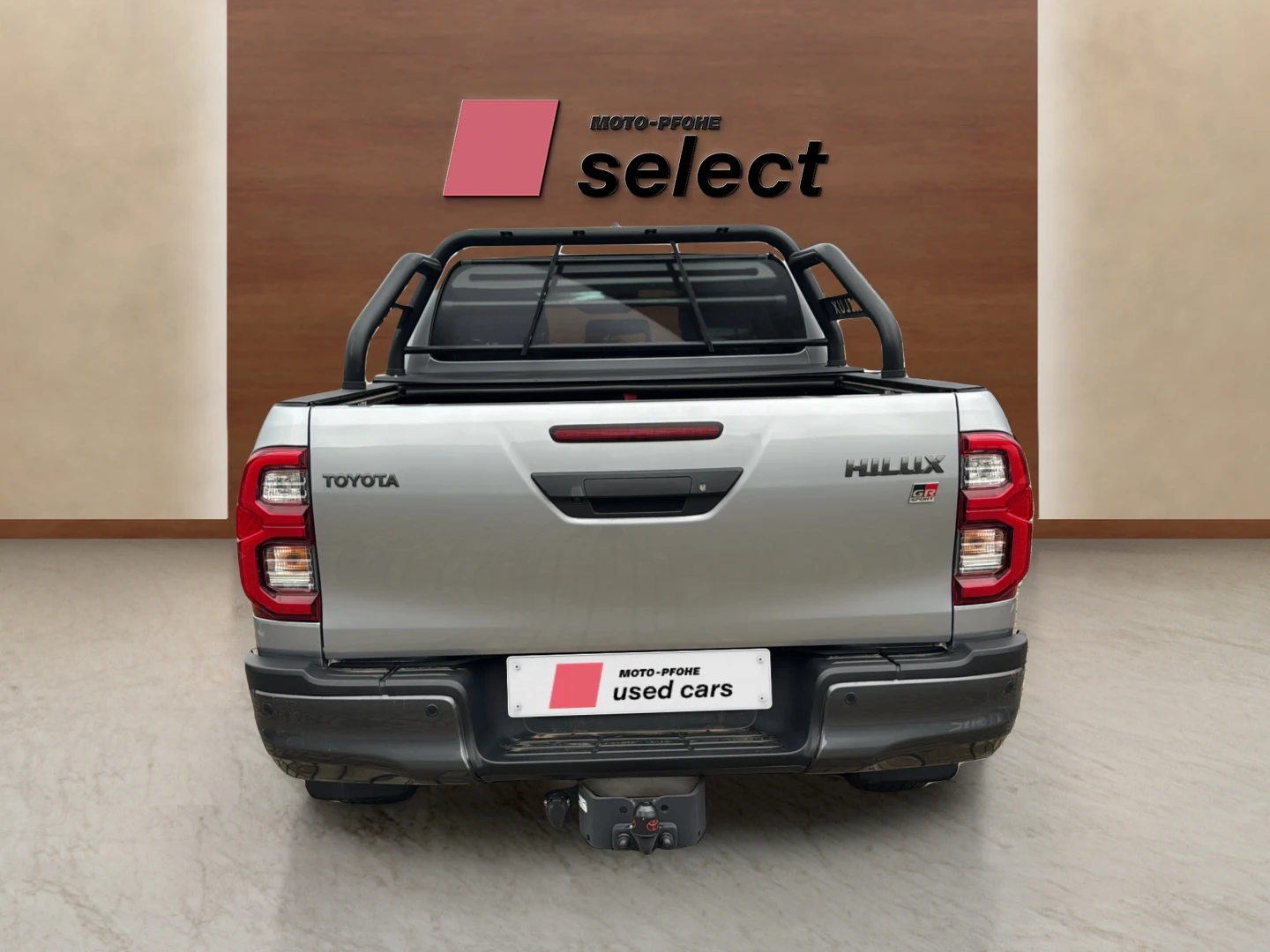 Toyota Hilux 2.8 D, снимка 8 - Автомобили и джипове - 56688172