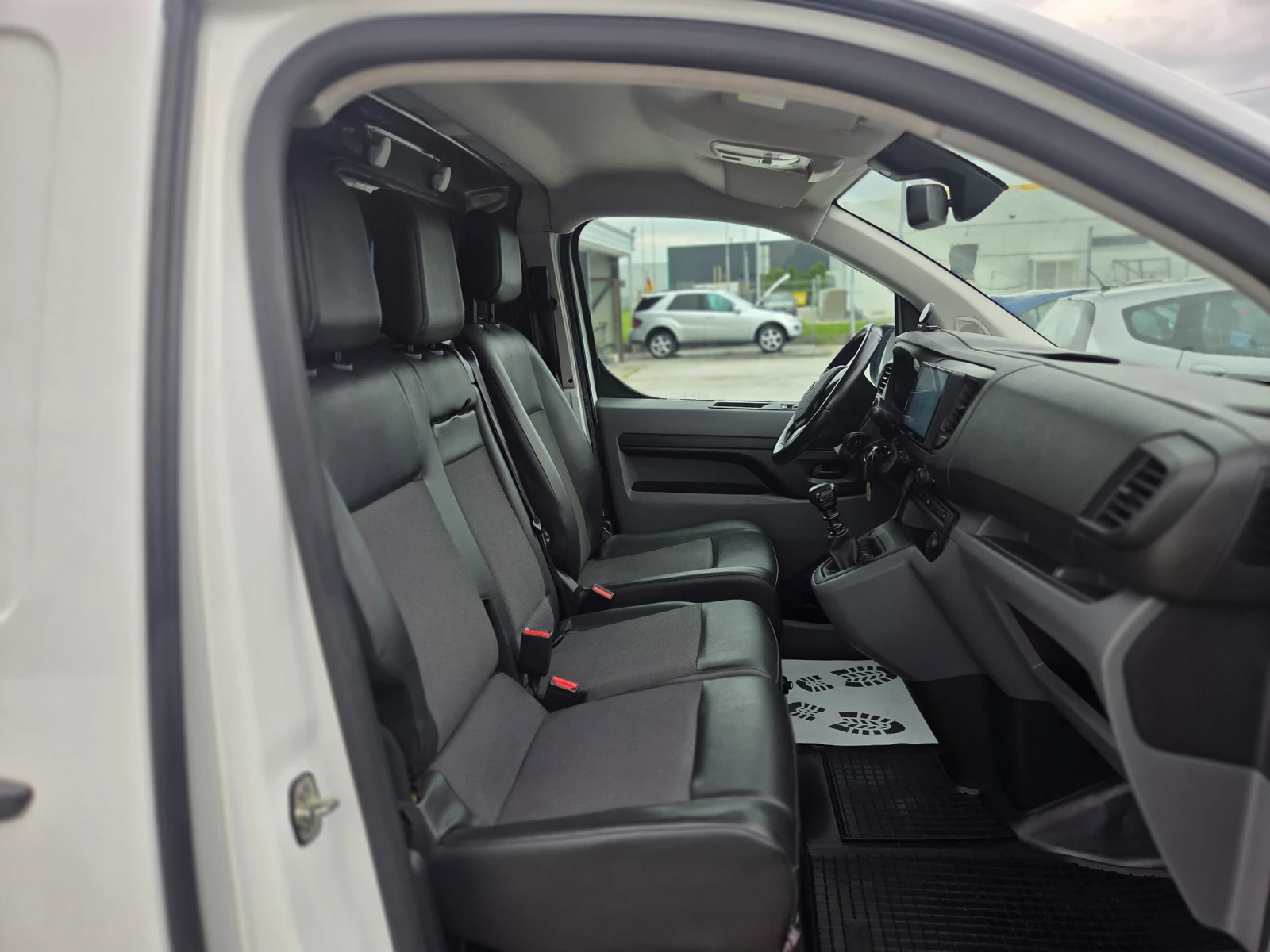 Toyota Proace EURO 6B/NAVI/КАМЕРА, снимка 9 - Бусове и автобуси - 54722278