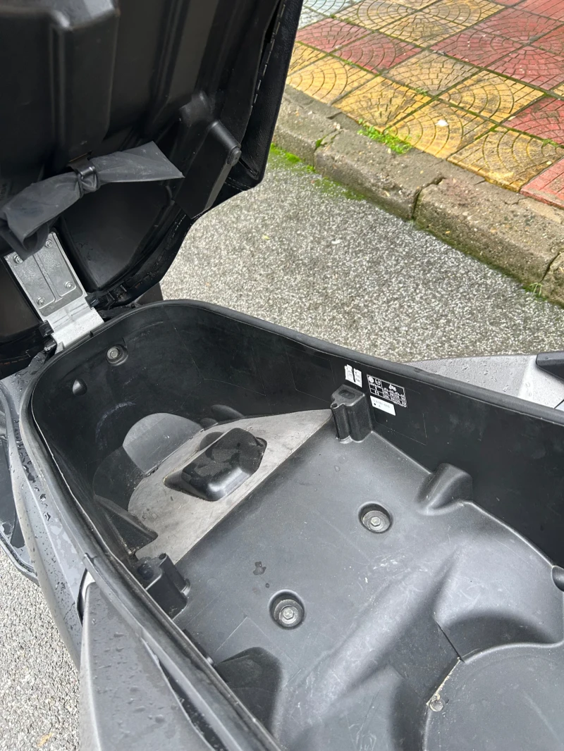 Yamaha X-max 300 abs tcs 2017, снимка 8 - Мотоциклети и мототехника - 52425164