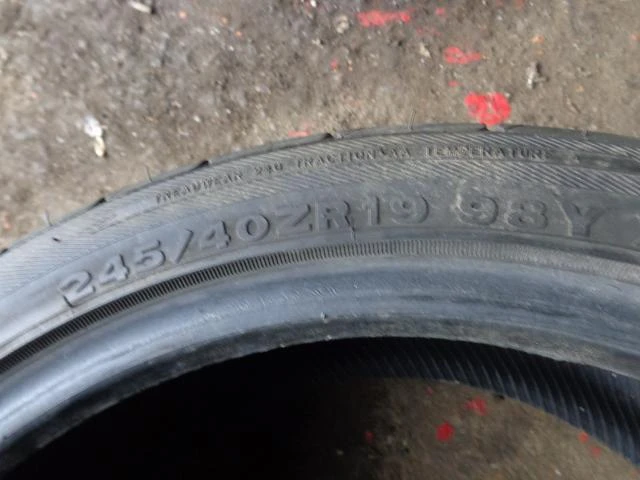 Гуми Летни 245/40R19, снимка 4 - Гуми и джанти - 20381377