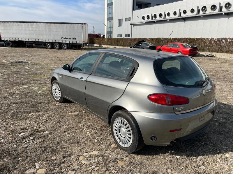 Alfa Romeo 147 1.6 за части, снимка 7 - Автомобили и джипове - 44211847