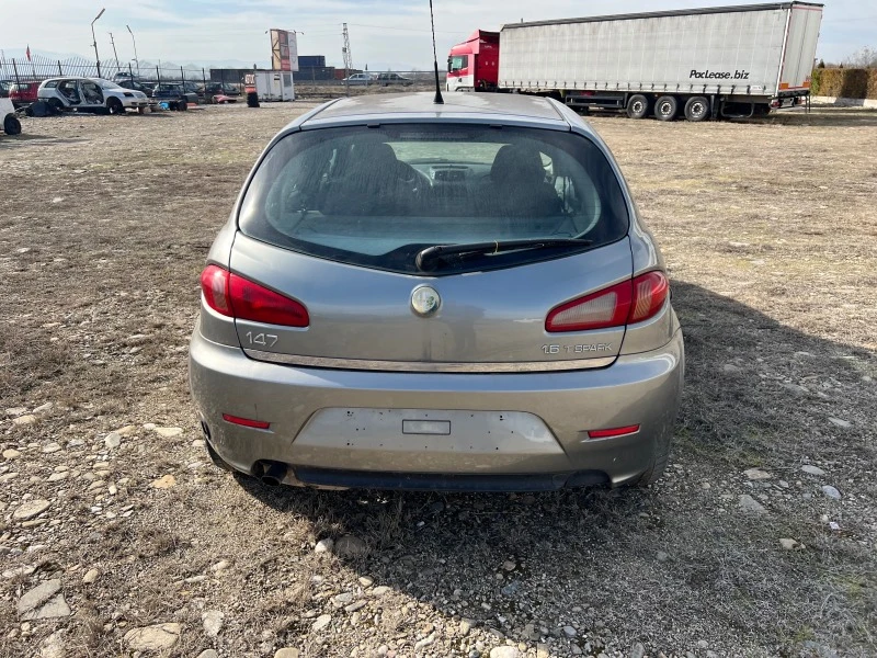 Alfa Romeo 147 1.6 за части, снимка 6 - Автомобили и джипове - 44211847