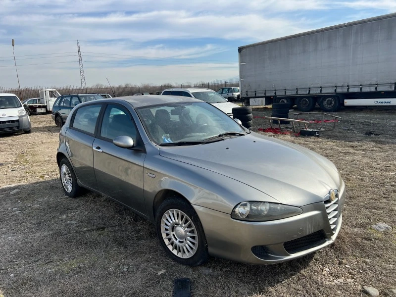 Alfa Romeo 147 1.6 за части, снимка 3 - Автомобили и джипове - 44211847