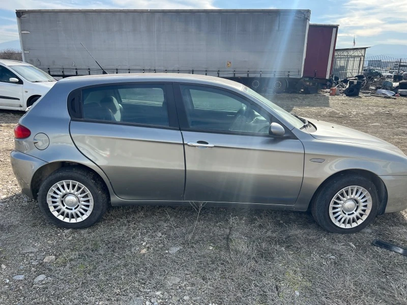 Alfa Romeo 147 1.6 за части, снимка 4 - Автомобили и джипове - 44211847