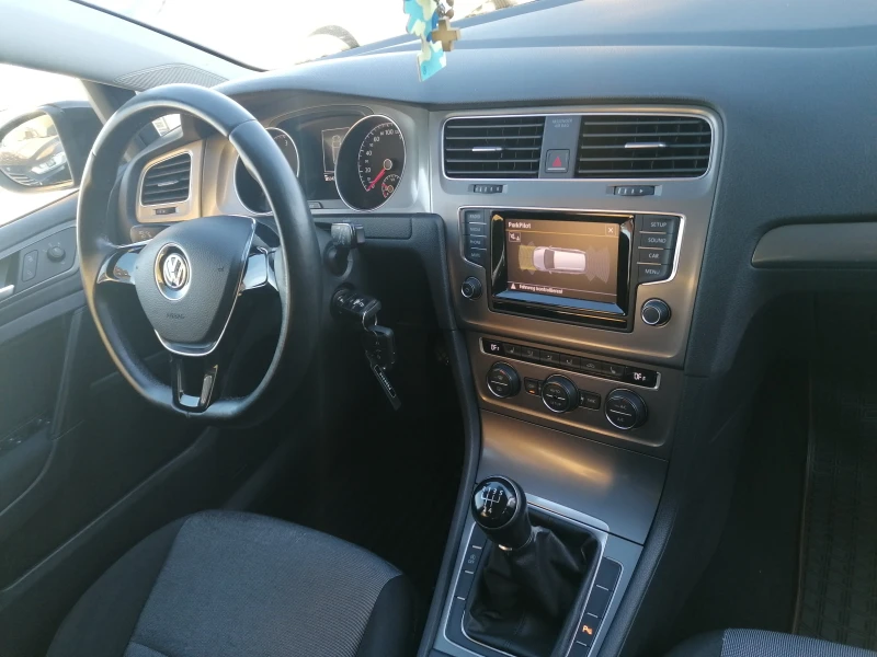 VW Golf 1.6 TDI UNIKAT , снимка 9 - Автомобили и джипове - 48400668