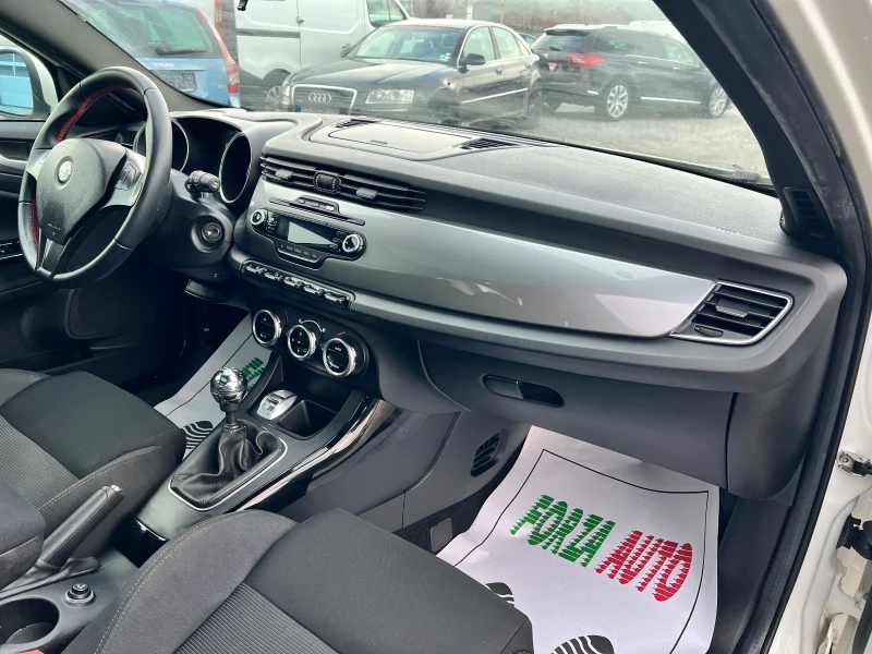 Alfa Romeo Giulietta 1.6 JTDM-105к.с-ПАНОРАМА, снимка 14 - Автомобили и джипове - 48443263