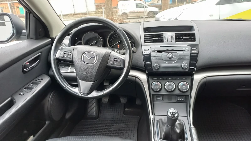 Mazda 6 1, 8i 120к.с , снимка 10 - Автомобили и джипове - 49116194