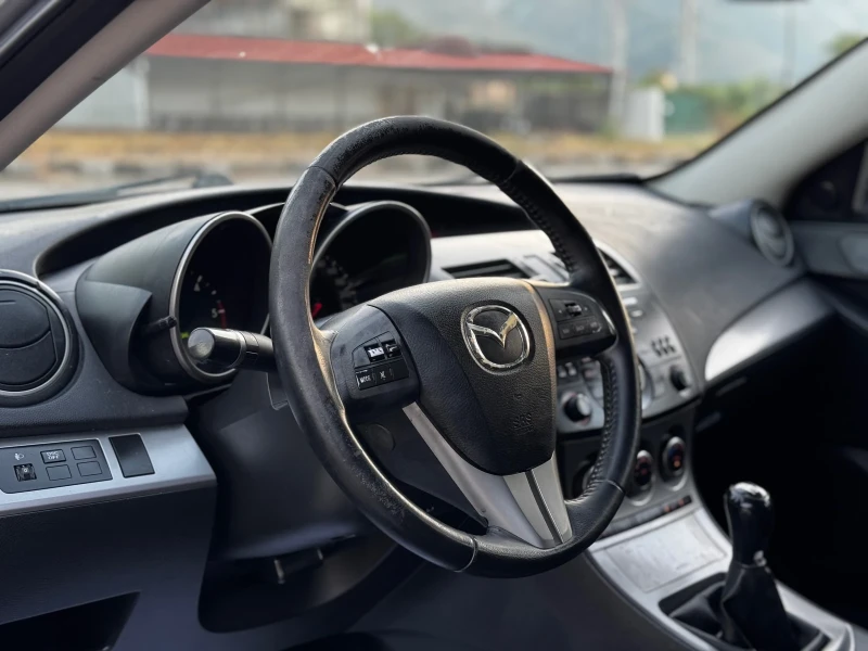 Mazda 3 1.6D/ИТАЛИЯ, снимка 11 - Автомобили и джипове - 51359207