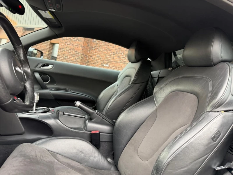 Audi R8 2014 COUPE V8 * БЕЗ ПЪРВОНАЧАЛНА ВНОСКА* , снимка 10 - Автомобили и джипове - 52683337