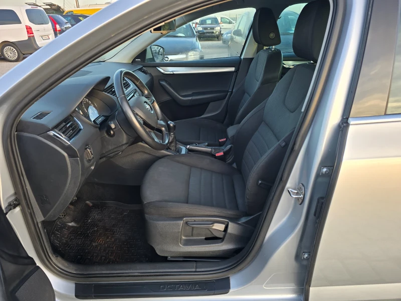 Skoda Octavia 2.0TDI 150кс 4х4 204000 км. ЕВРО 5, снимка 9 - Автомобили и джипове - 52822017