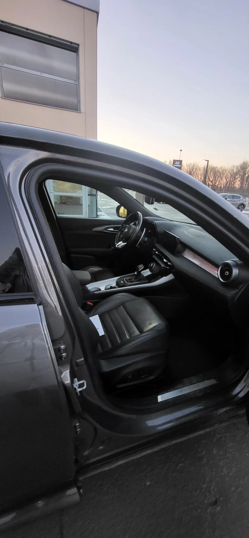Alfa Romeo Tonale, снимка 4 - Автомобили и джипове - 53185385