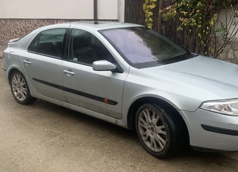 Renault Laguna, снимка 5 - Автомобили и джипове - 53360088