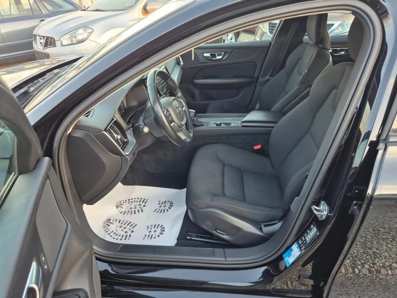 Volvo V60 2.0 D3, снимка 8 - Автомобили и джипове - 53430216