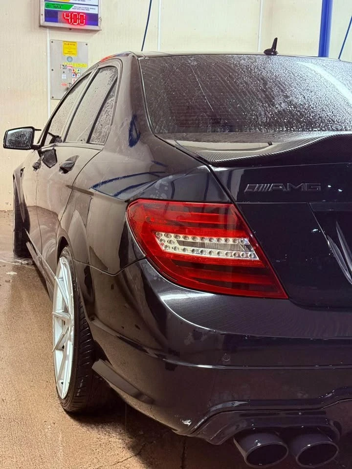 Mercedes-Benz C 350 * AMG* FULL* * CARFAX* * АВТО КРЕДИТ* * , снимка 5 - Автомобили и джипове - 53167652
