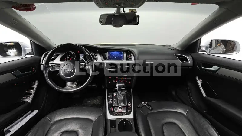 Audi A5 2.0TDI| ПОДГРЕВ| КАМЕРА| ВКЛ. ТЕХНОТЕСТ, снимка 2 - Автомобили и джипове - 54431152