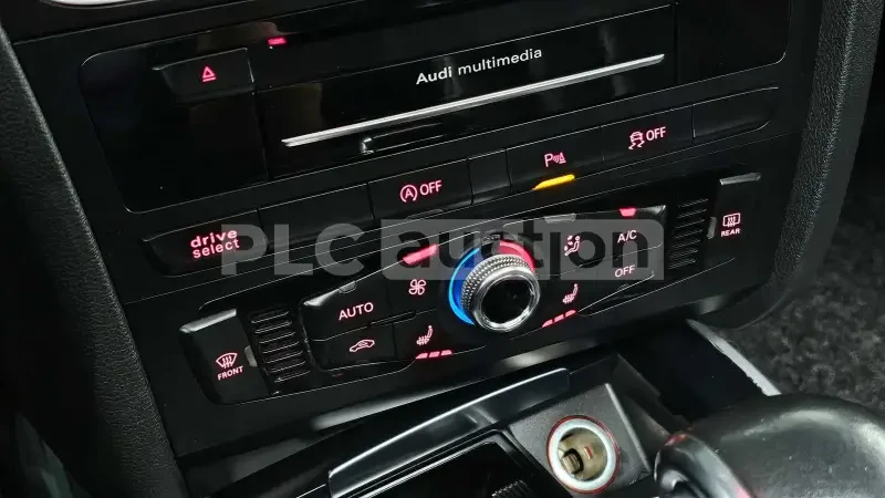 Audi A5 2.0TDI| ПОДГРЕВ| КАМЕРА| ВКЛ. ТЕХНОТЕСТ, снимка 12 - Автомобили и джипове - 54431152