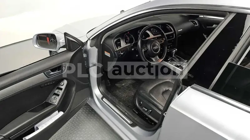 Audi A5 2.0TDI| ПОДГРЕВ| КАМЕРА| ВКЛ. ТЕХНОТЕСТ, снимка 10 - Автомобили и джипове - 54431152
