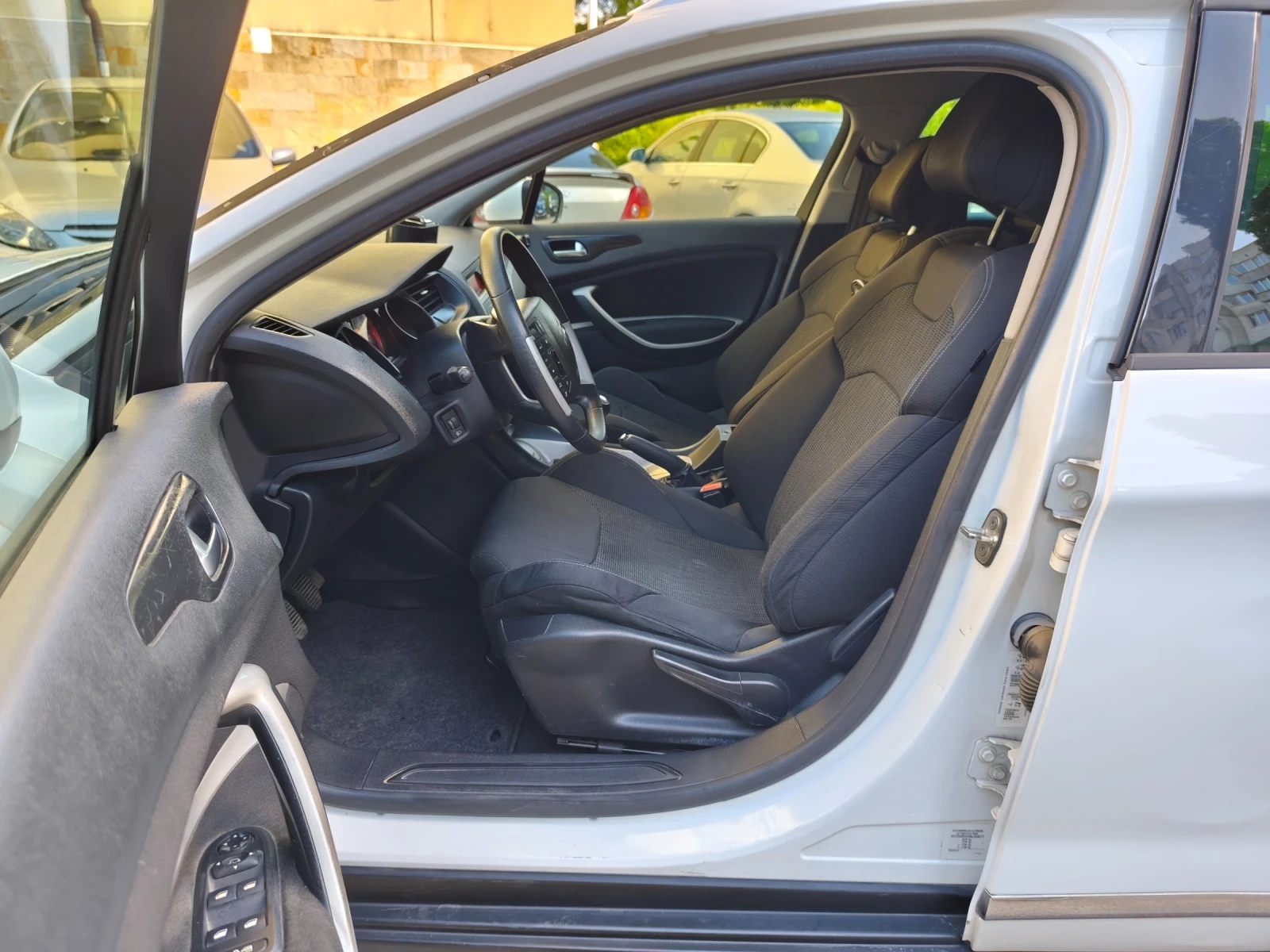 Citroen C5 2.0 HDI  6СК * КЛИМАТРОНИК*  !ТОП!, снимка 9 - Автомобили и джипове - 54722426