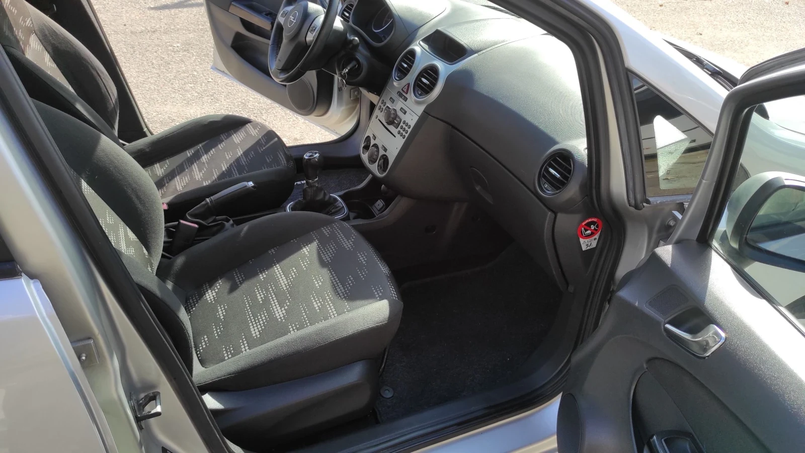 Opel Corsa 1.2 BENZIN EURO5A | Mobile.bg — изображение 11