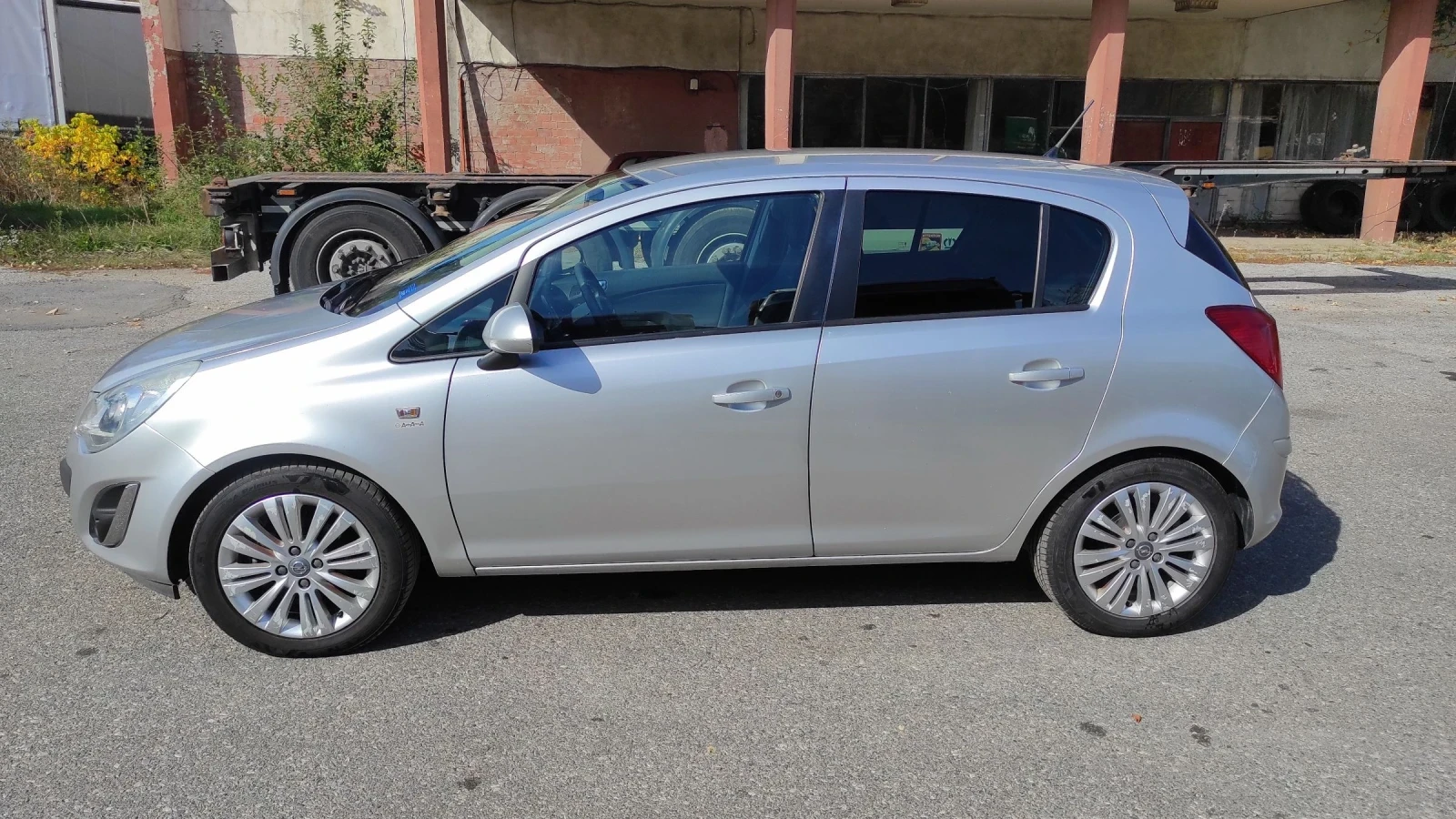 Opel Corsa 1.2 BENZIN EURO5A - изображение 8