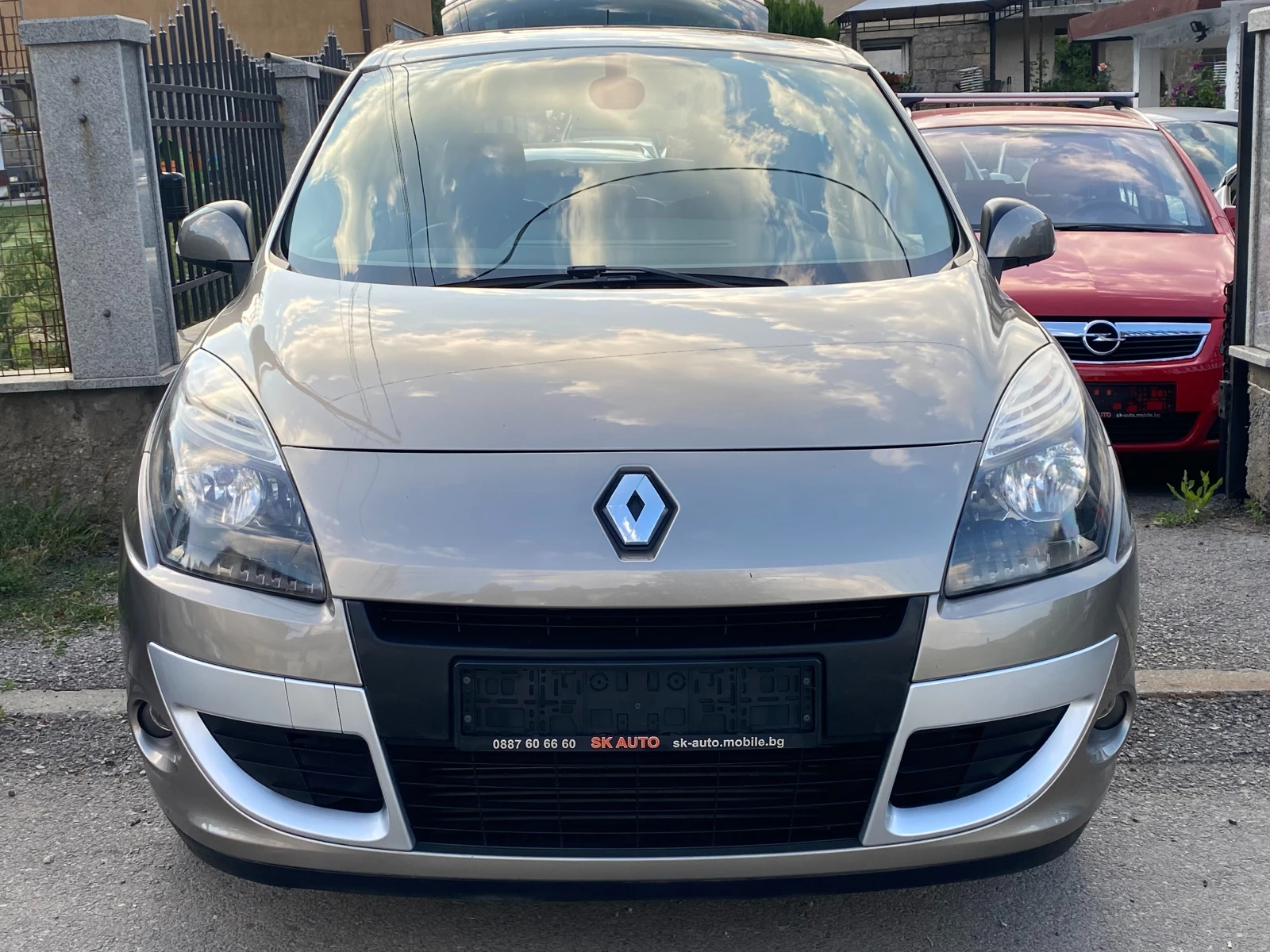 Renault Scenic 1.4i-131ks-BOSE-НАВИ-КОЖА-EURO5A-157000km-6ск2011г - изображение 3