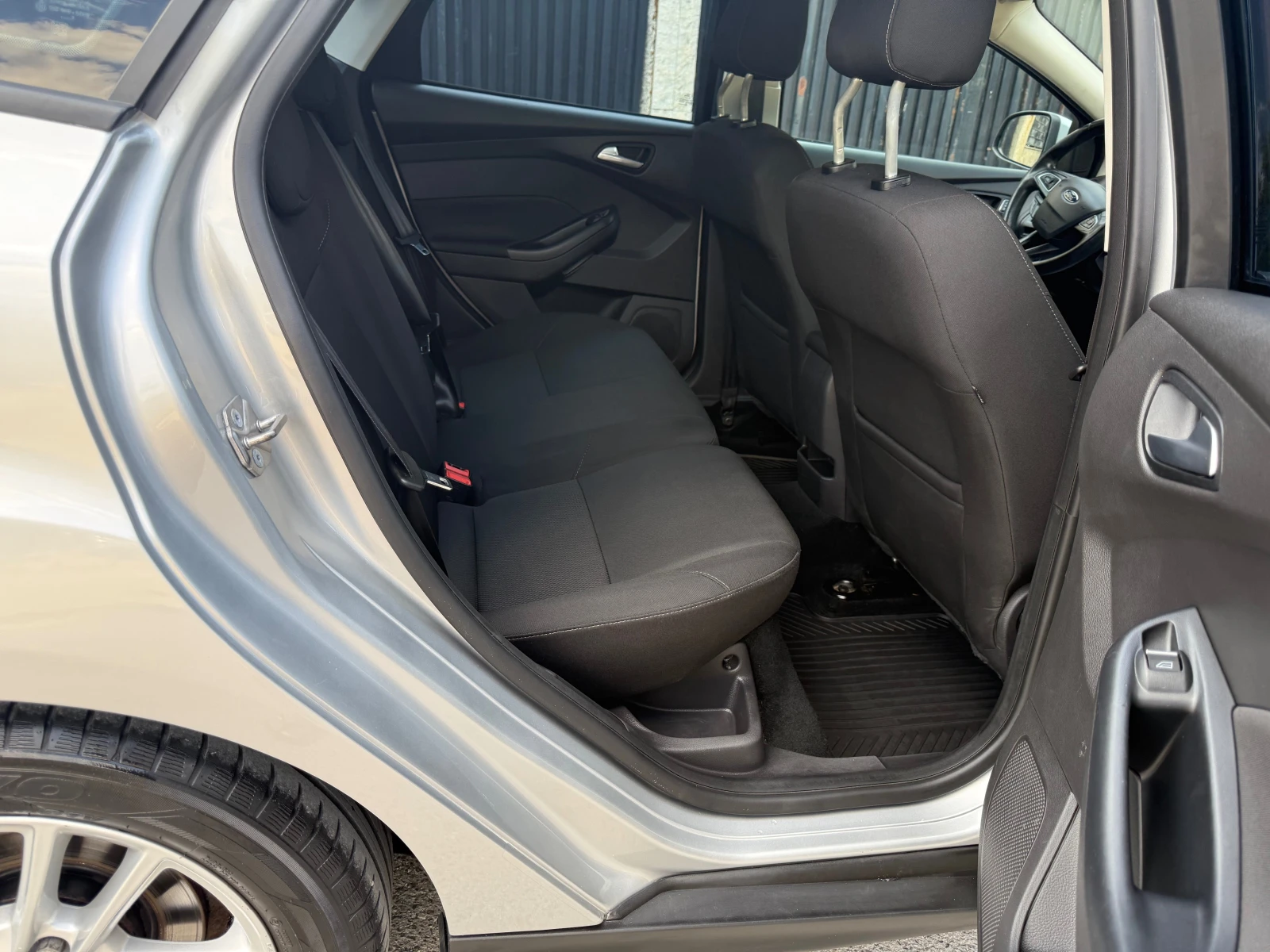 Ford Focus 1.0EcoBoost Sedan - изображение 10