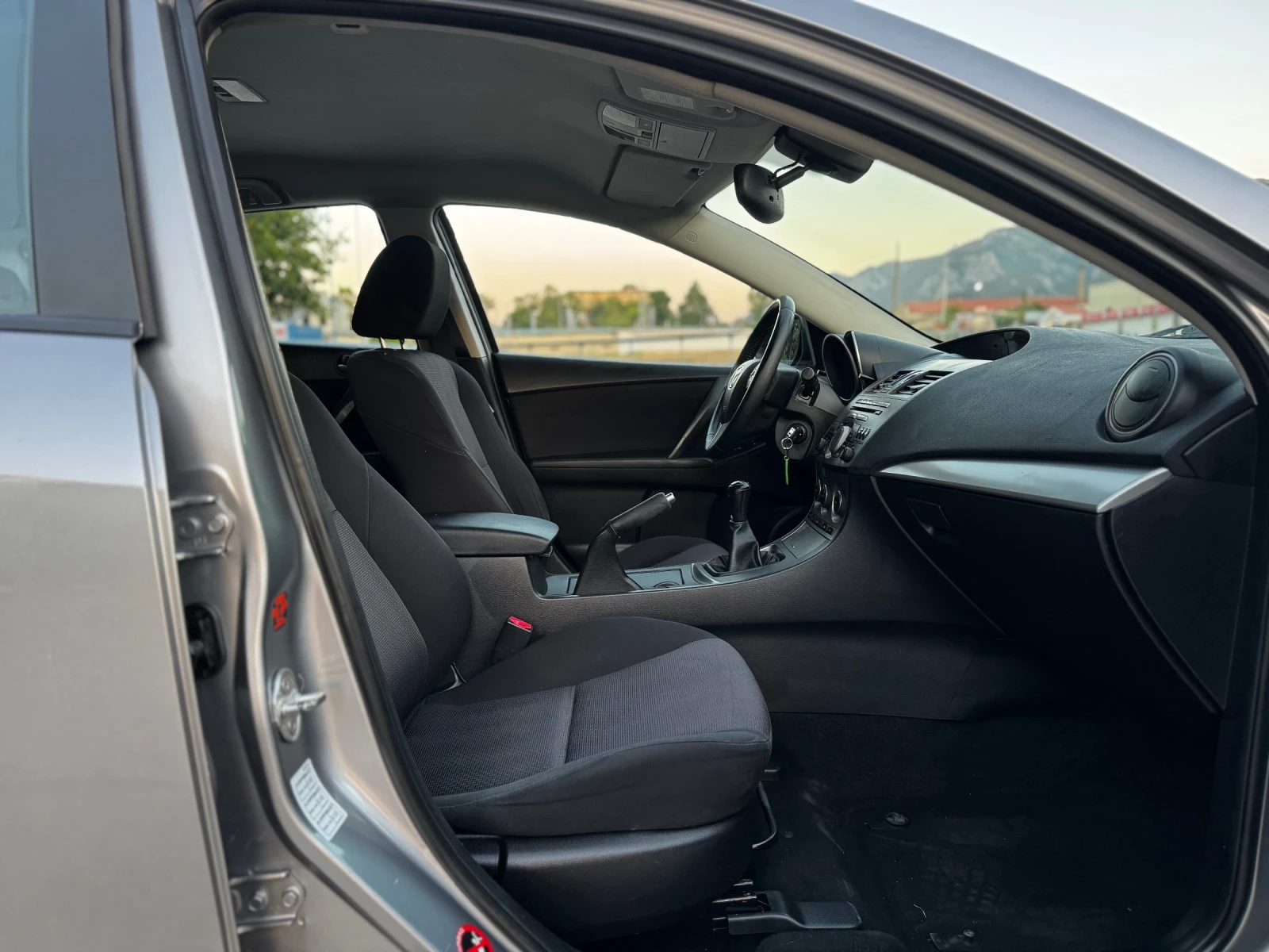 Mazda 3 1.6D/ИТАЛИЯ - изображение 10