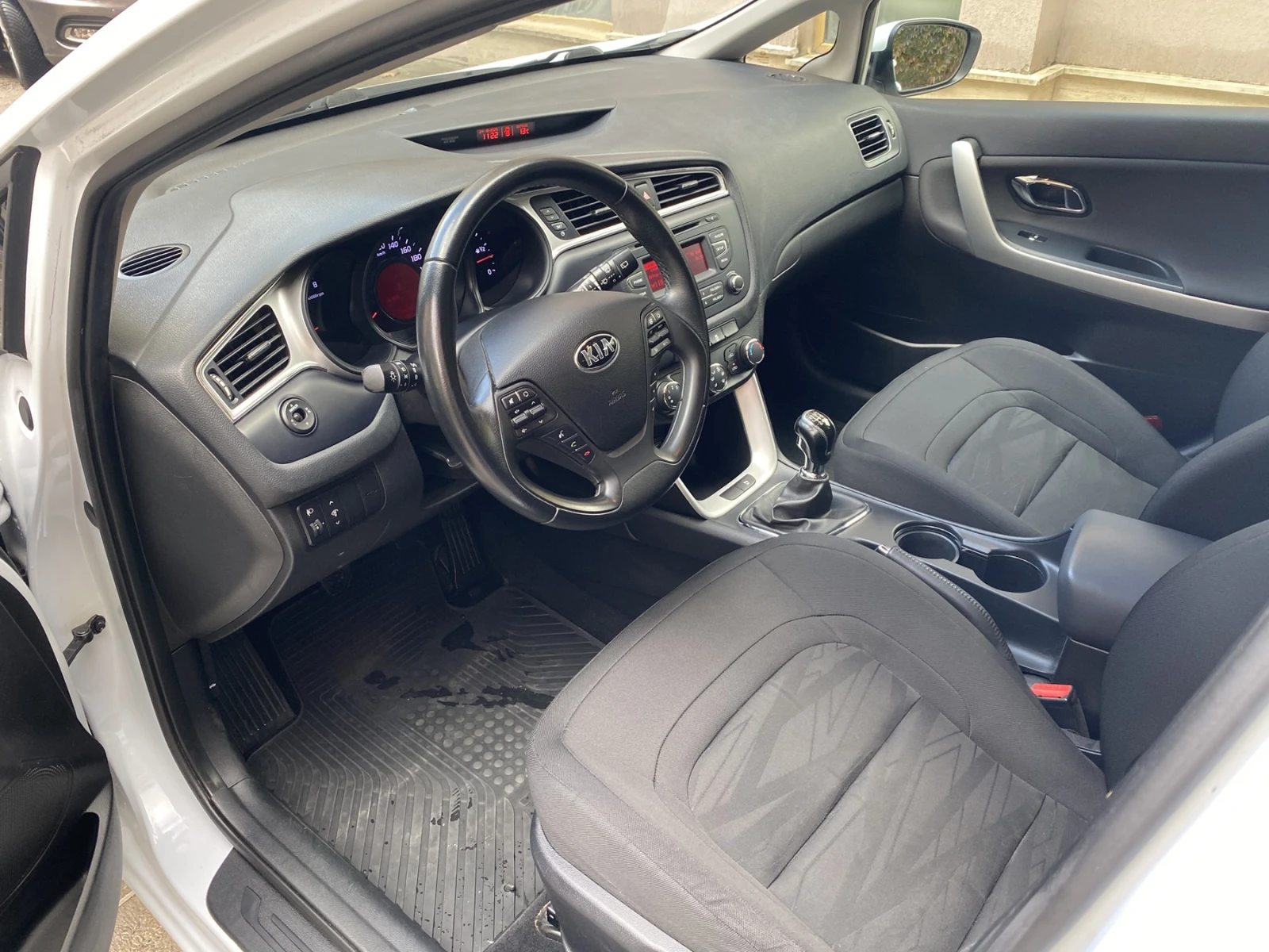 Kia Ceed 1.4 /100.кс / SW - изображение 10