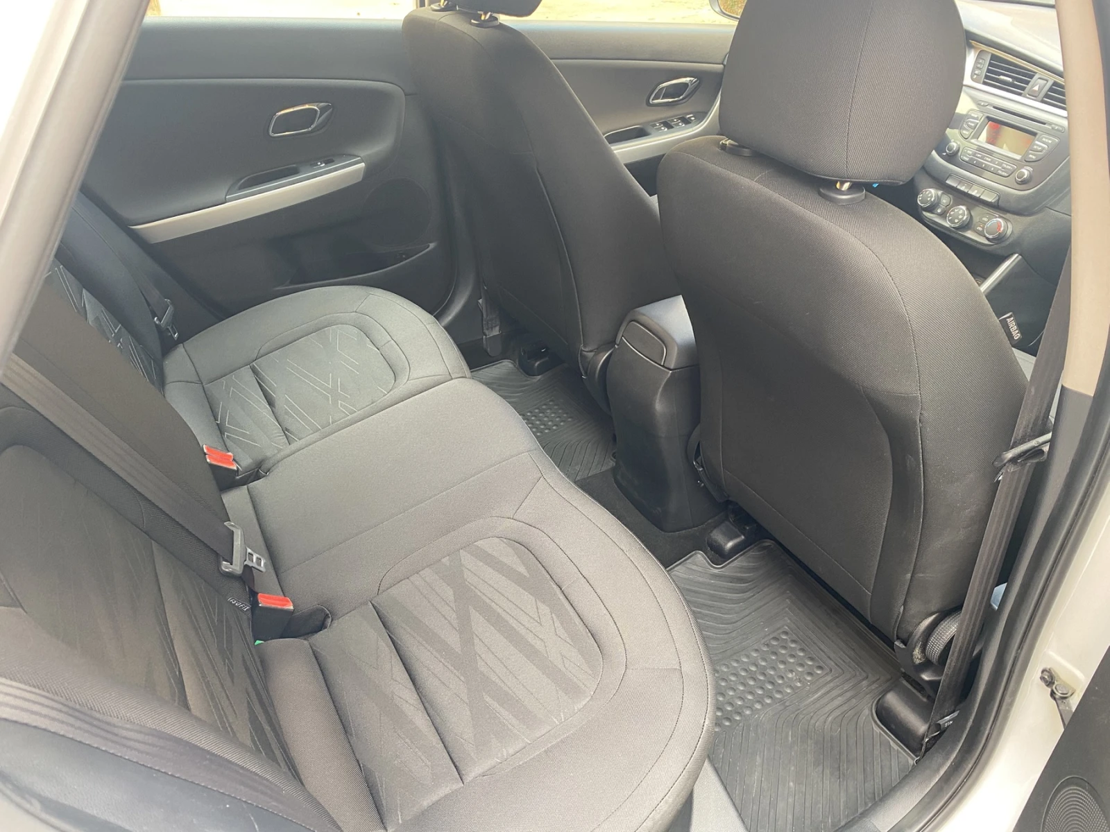 Kia Ceed 1.4 /100. / SW | Mobile.bg   13