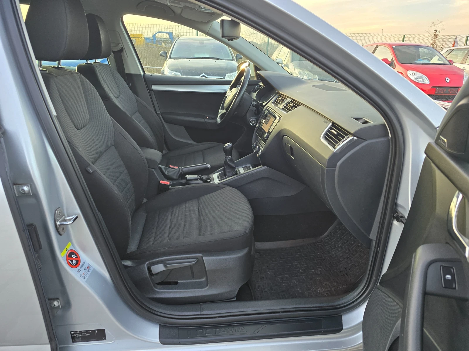 Skoda Octavia 2.0TDI 150кс 4х4 204000 км. ЕВРО 5 - изображение 10