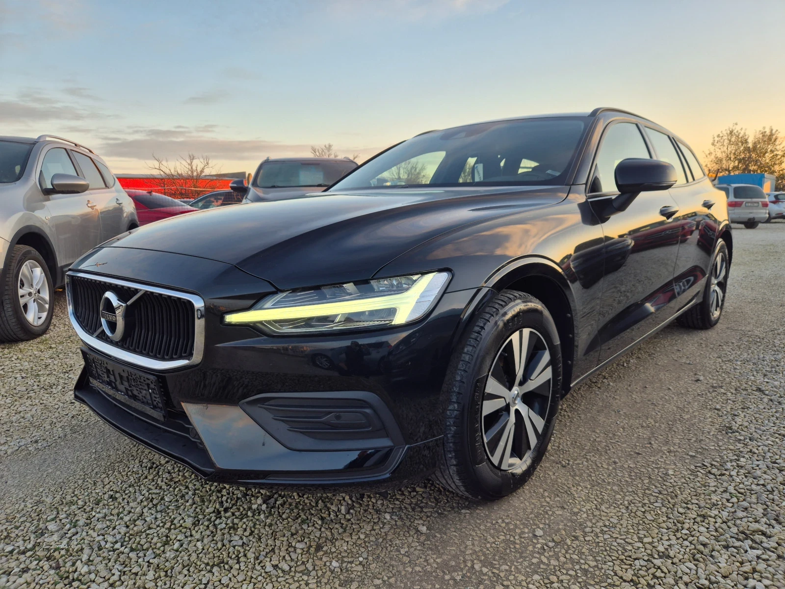 Volvo V60 2.0 D3 - изображение 3