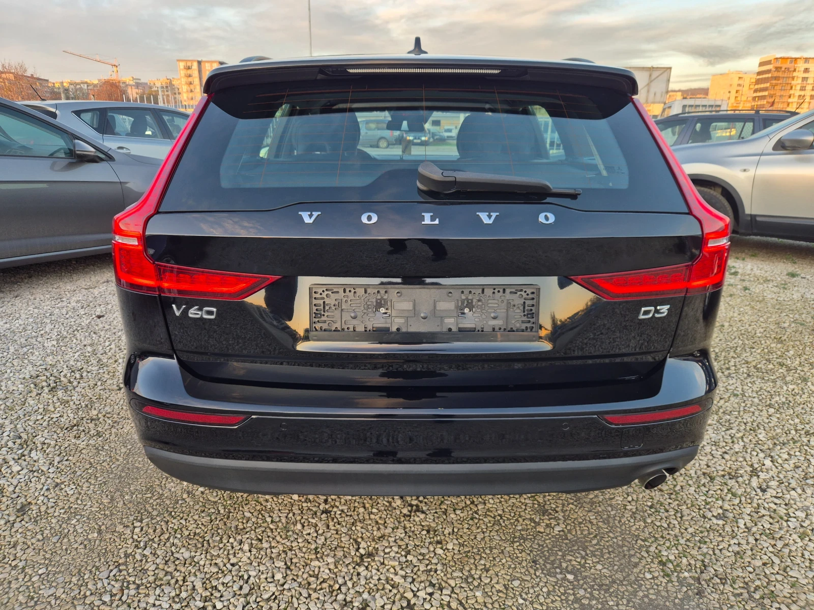Volvo V60 2.0 D3 - изображение 5