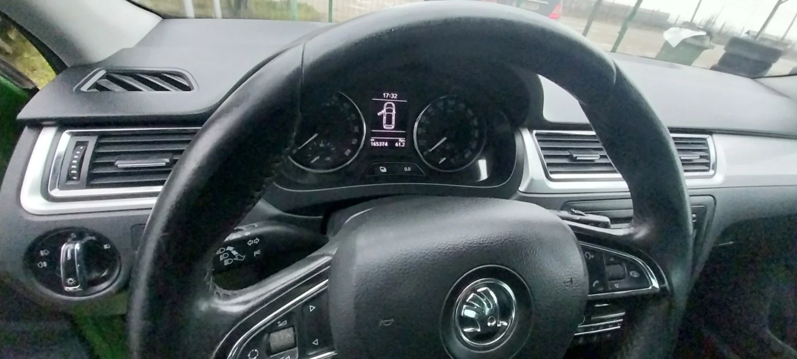 Skoda Rapid 1.6 TDI 90кс ELEGANS evro6 вс екстри - изображение 5