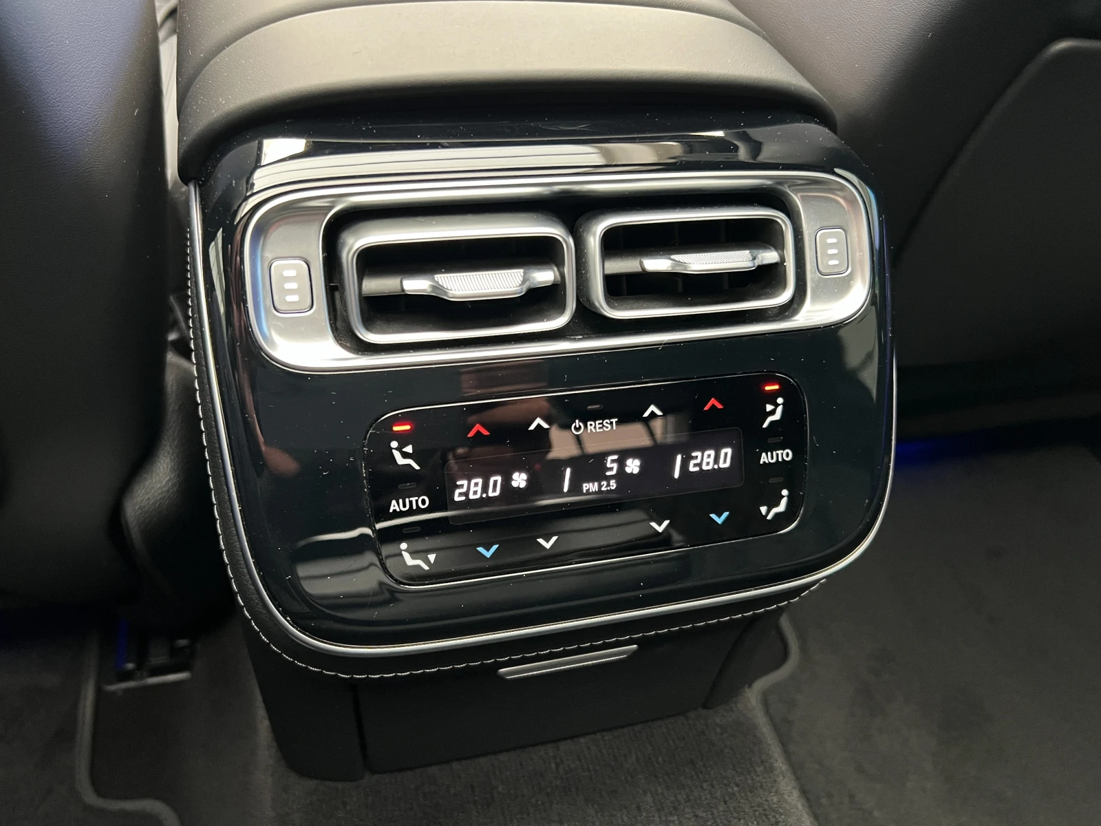 Mercedes-Benz S 400 d/AMG/4-MATIC/EXCLUSIV/BURM/HEAD UP/360/PANO/, снимка 15 - Автомобили и джипове - 53763845