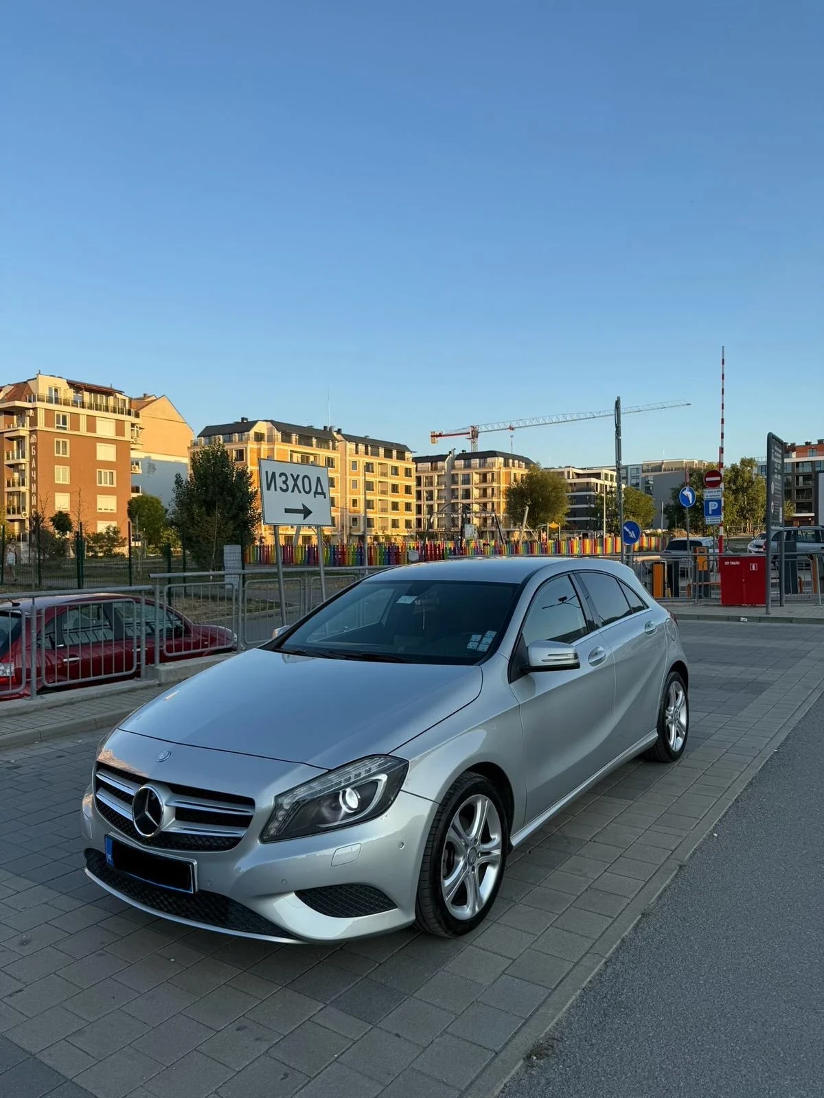 Mercedes-Benz A 180 7G-DCT / BlueEFFICIENCY / SILVERSTAR, снимка 3 - Автомобили и джипове - 54823837