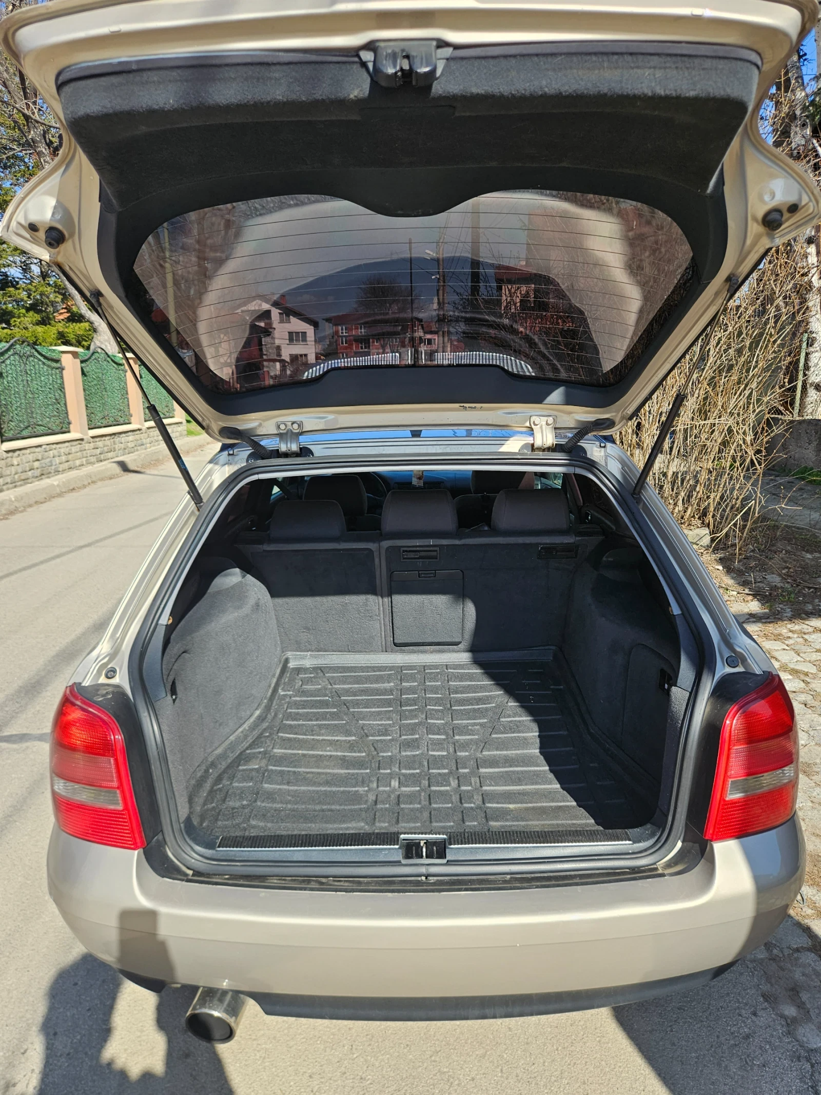 Audi A4 1.9 TDI, снимка 7 - Автомобили и джипове - 53846955